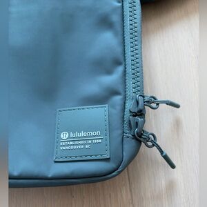 lululemon athletica small crossbody bag green